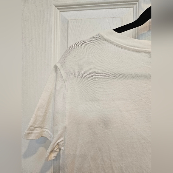 Aritzia TNA Basic White V Neck Tshirt - Picture 8 of 11